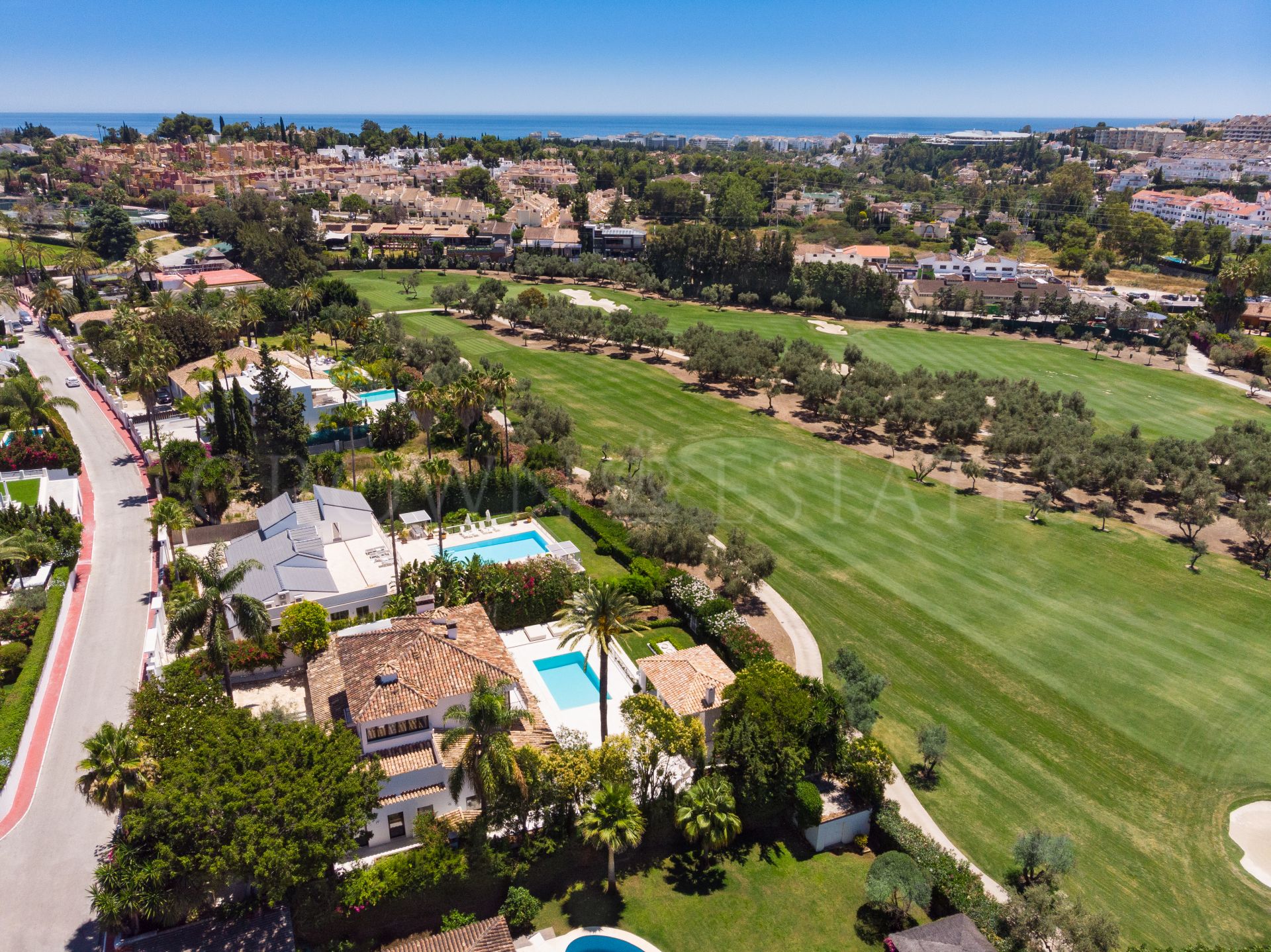 Superb villa in Las Brisas golf course