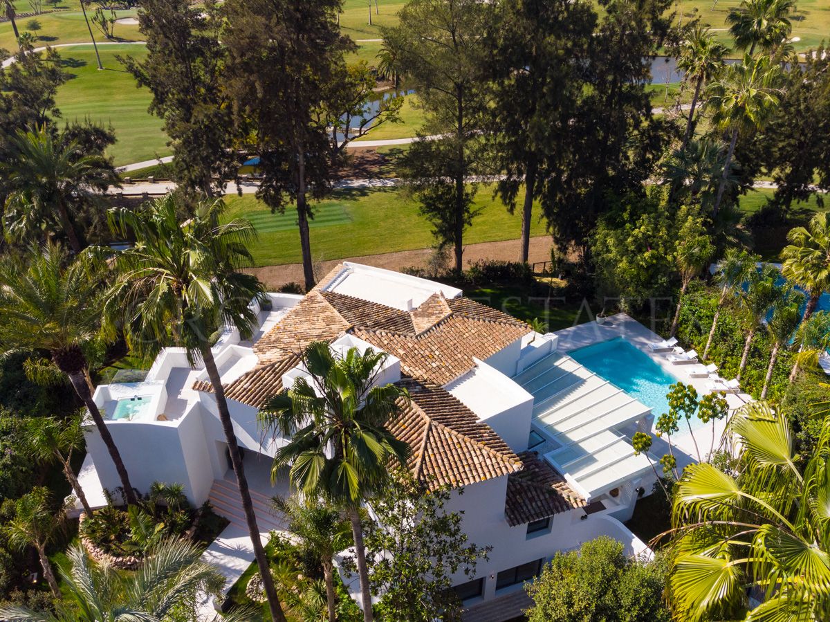 Villa for sale in Las Brisas, Marbella