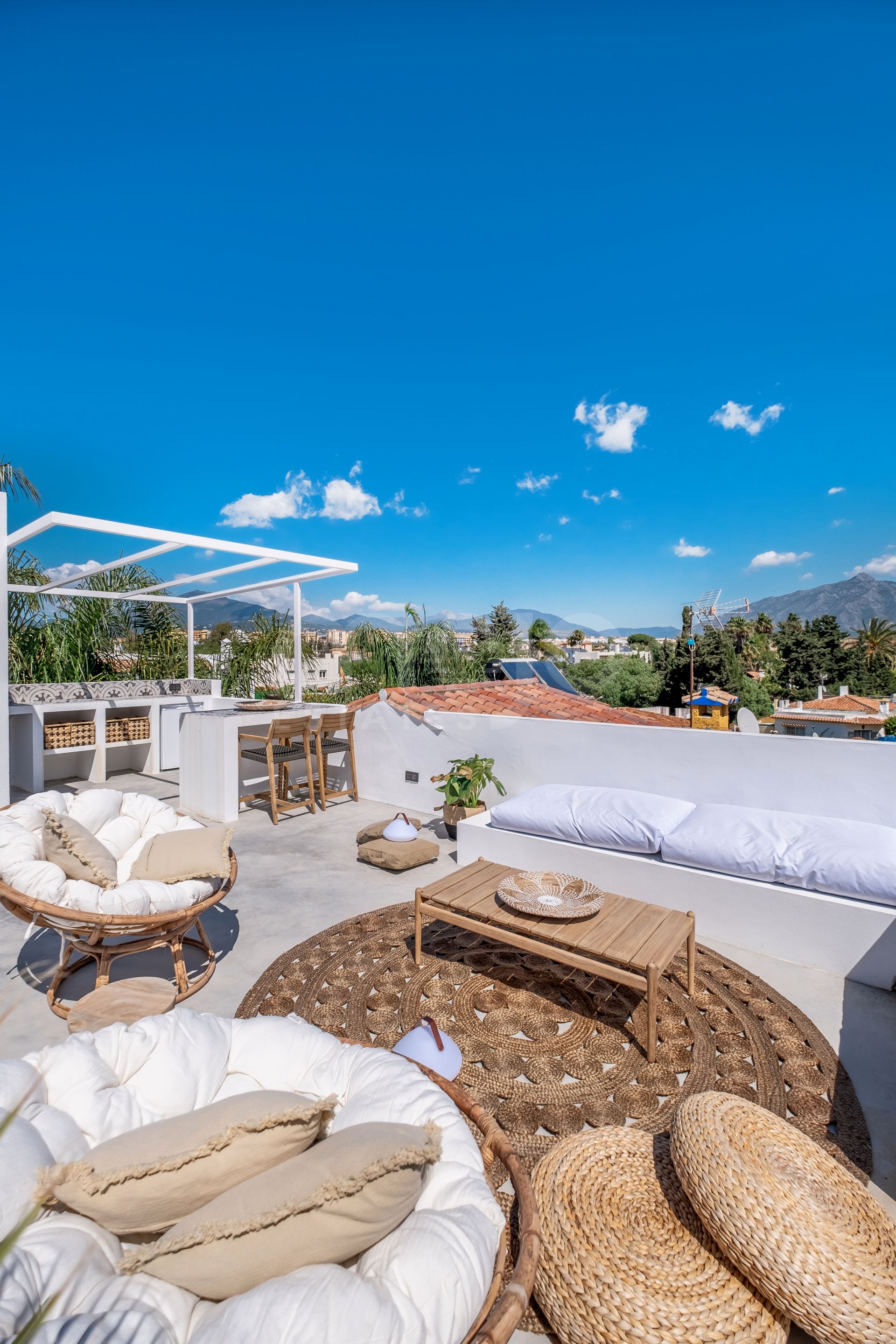 Villa til salg i Linda Vista Baja, San Pedro de Alcantara