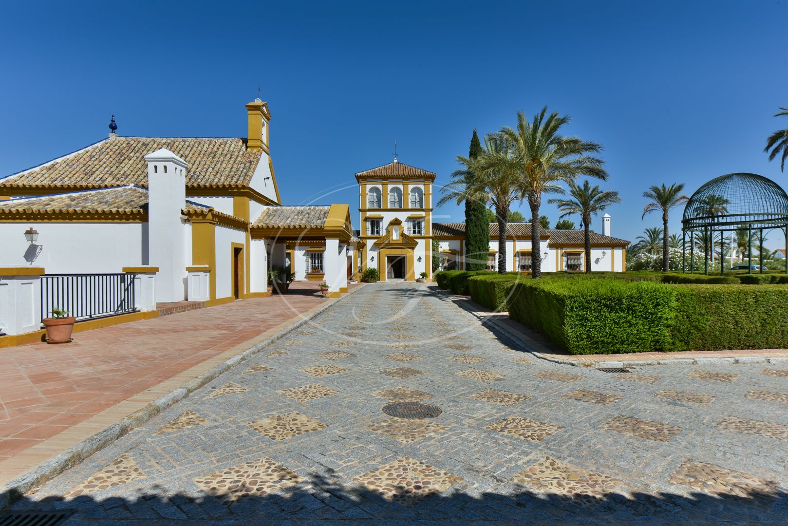 Hotel te koop in Sevilla