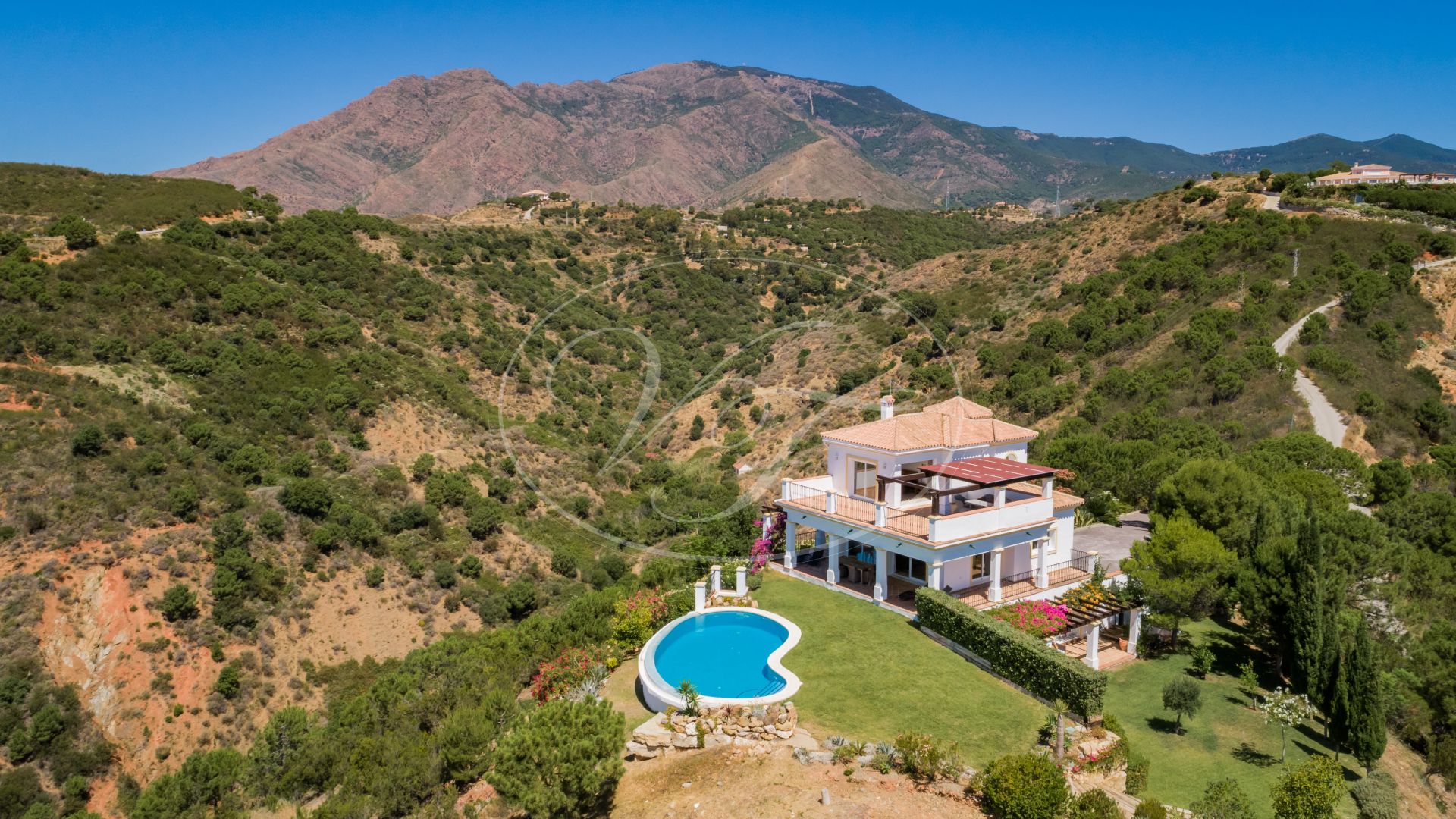 Villa te koop in Los Reales - Sierra Estepona