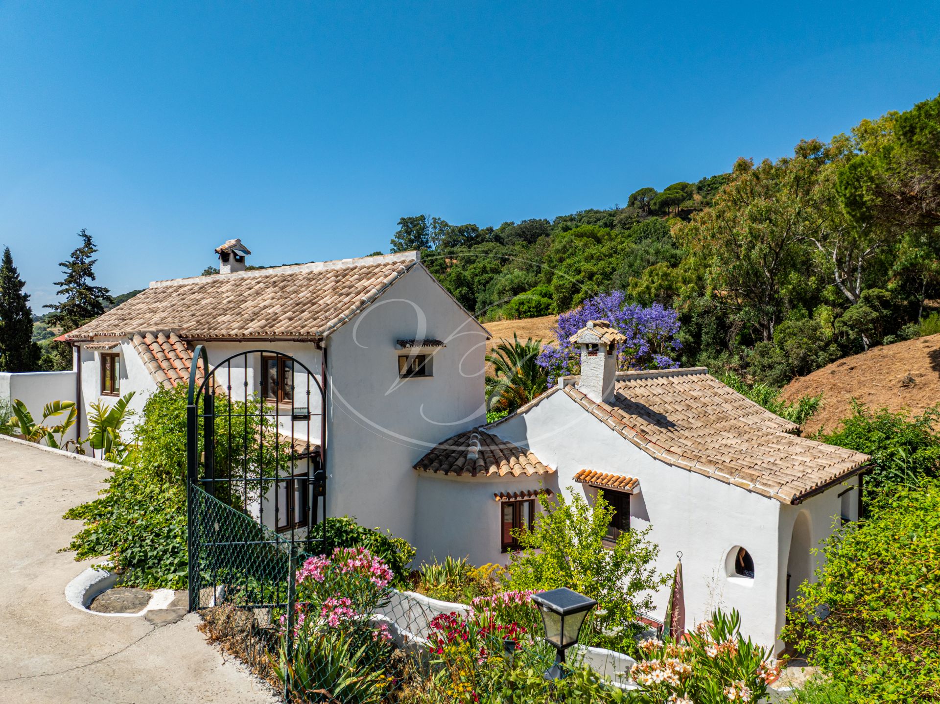 Finca for sale in Casares