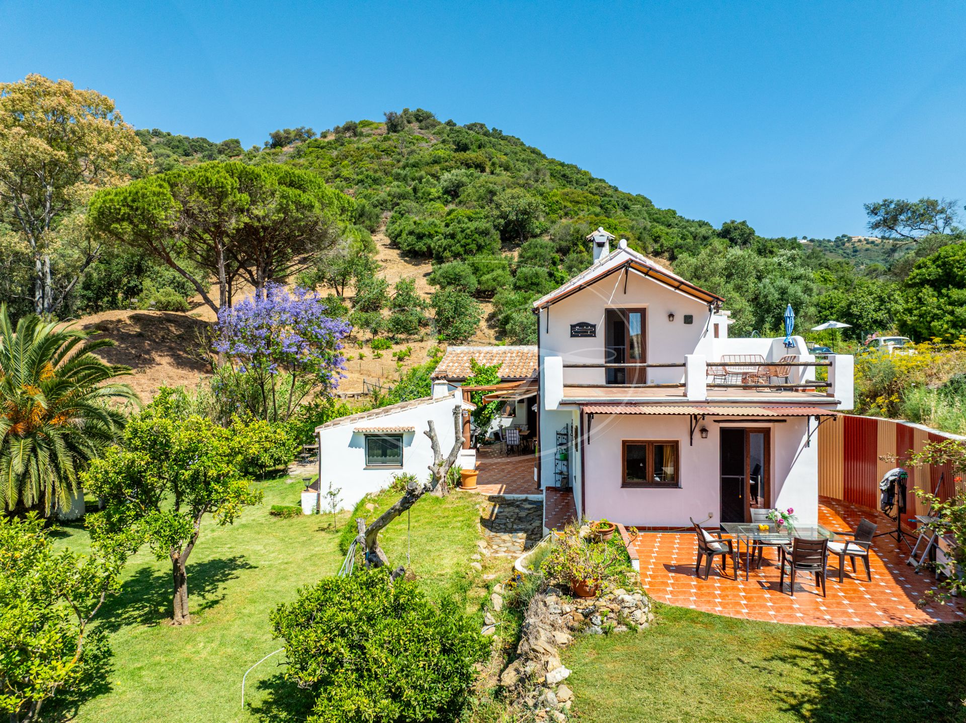 Finca for sale in Casares