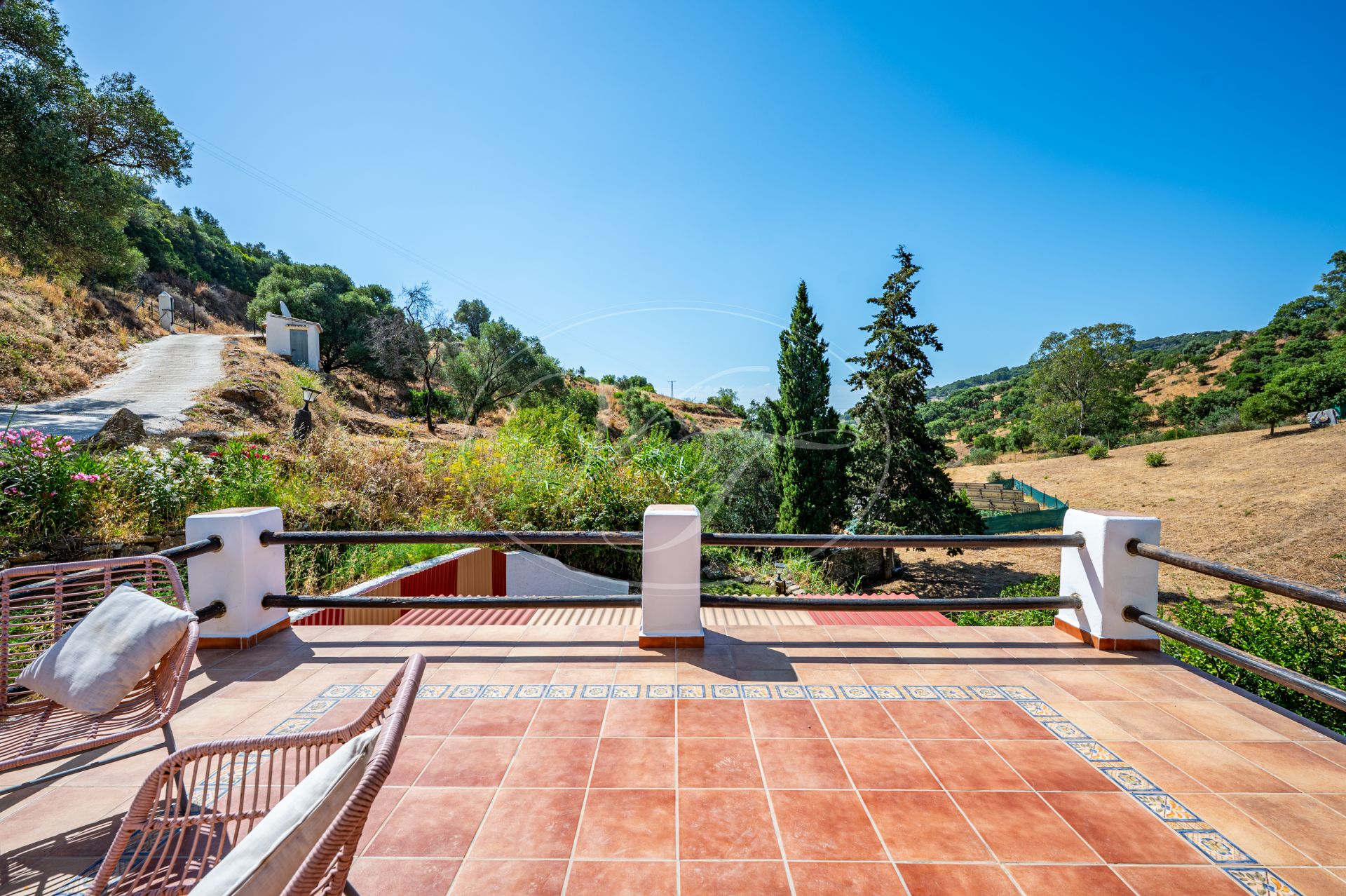 Finca for sale in Casares