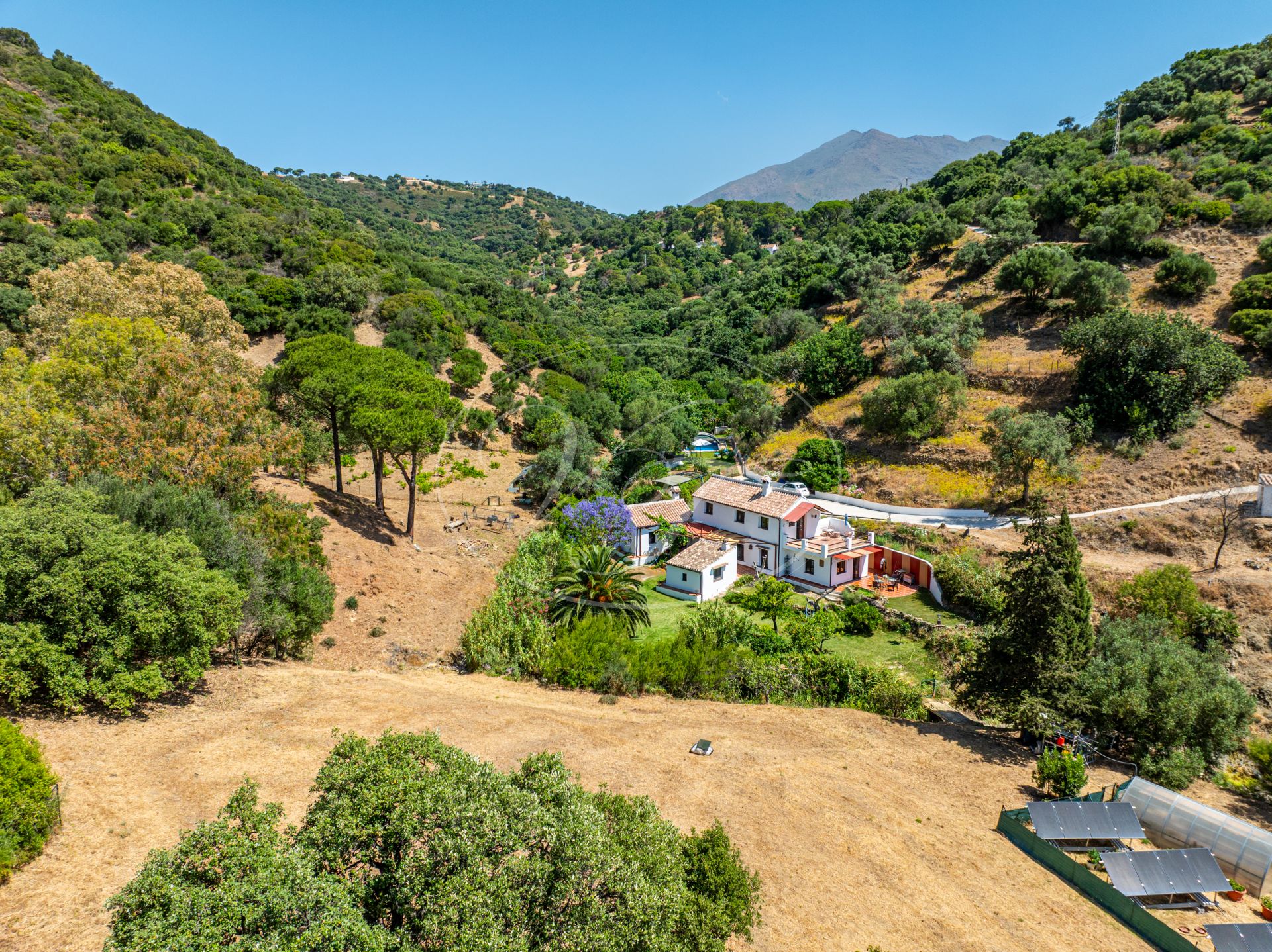 Finca for sale in Casares