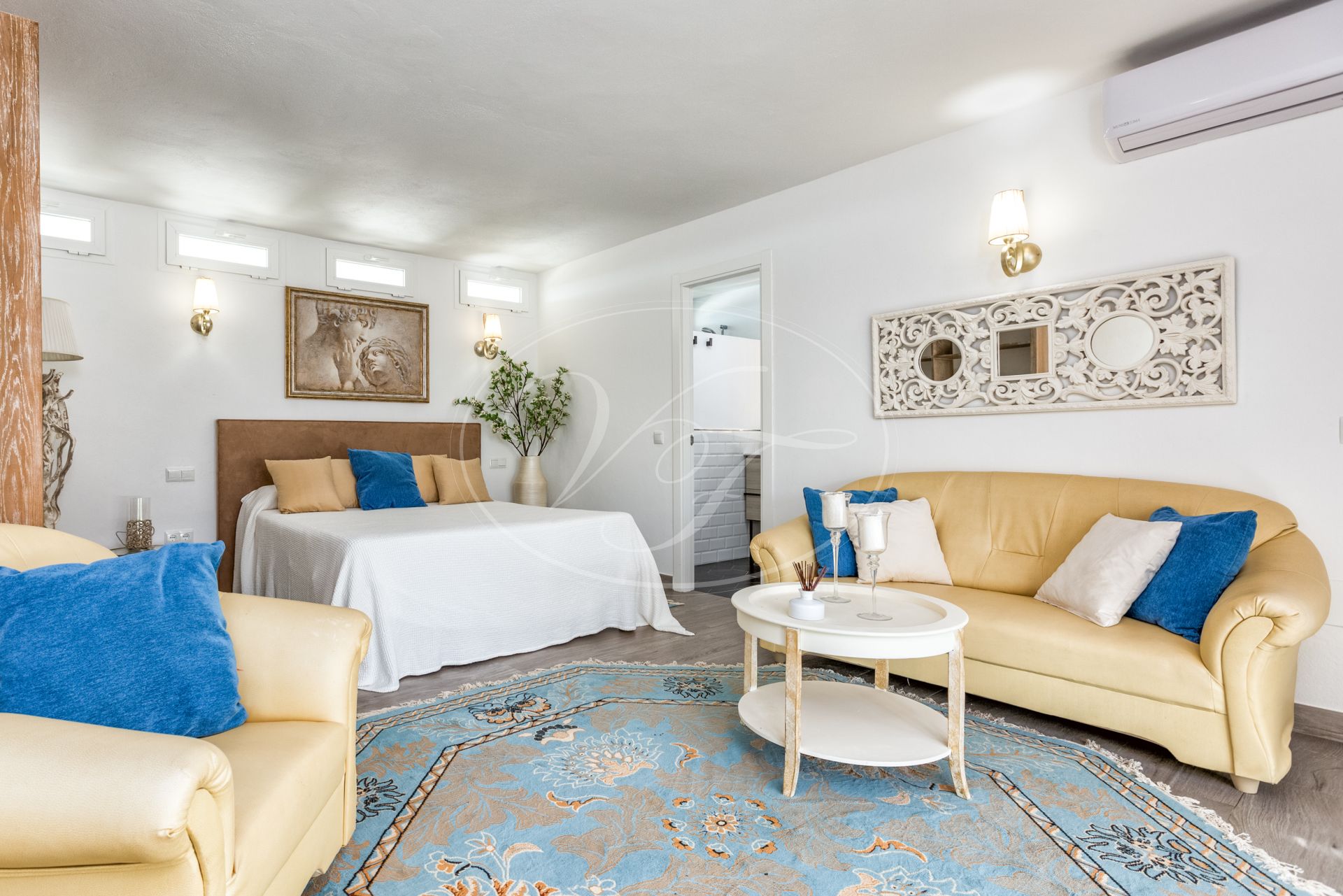 Villa for sale in Los Reales - Sierra Estepona, Altos de Estepona