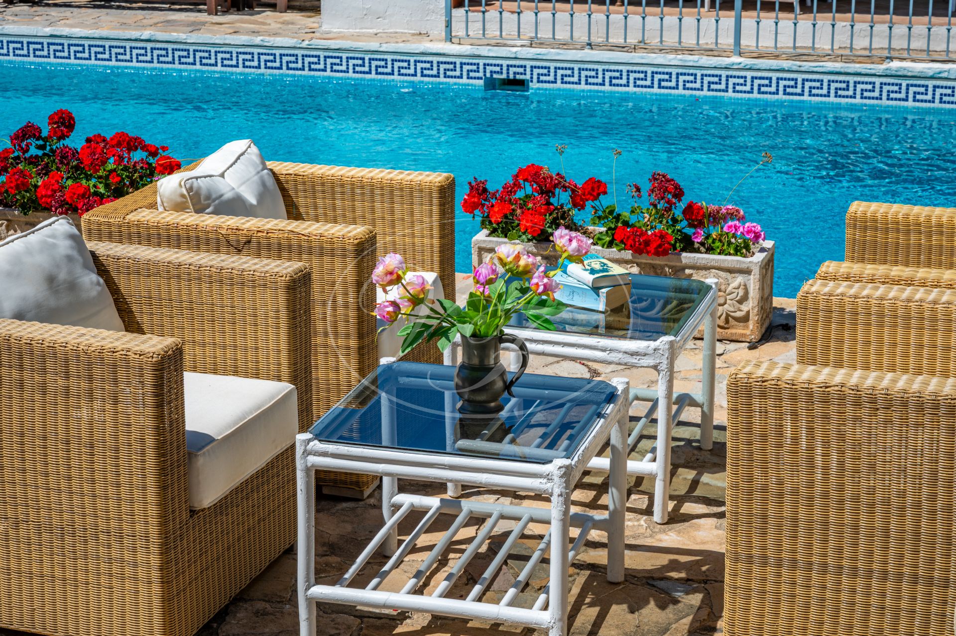 Villa for sale in Los Reales - Sierra Estepona, Altos de Estepona