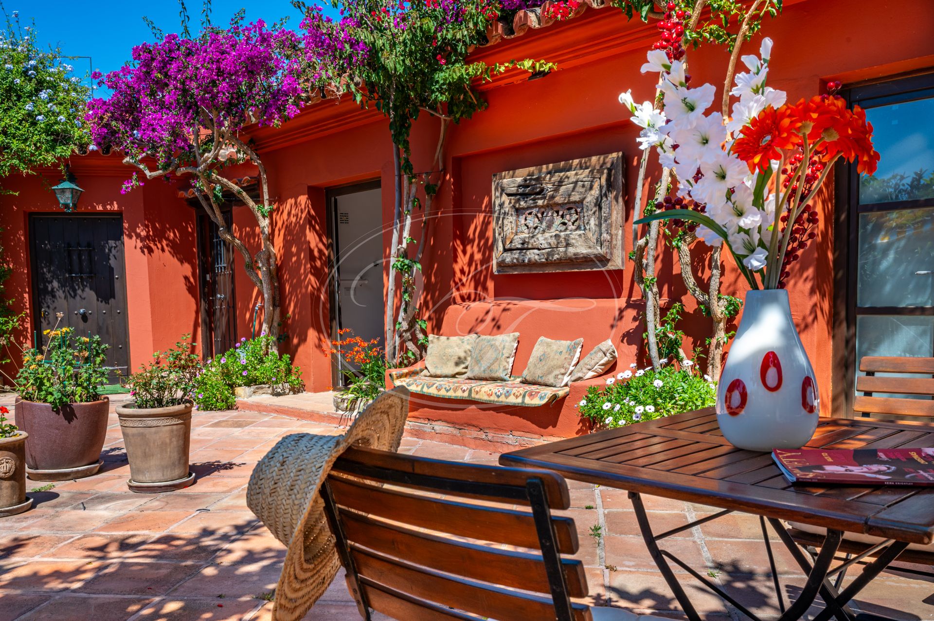Villa for sale in Los Reales - Sierra Estepona, Altos de Estepona