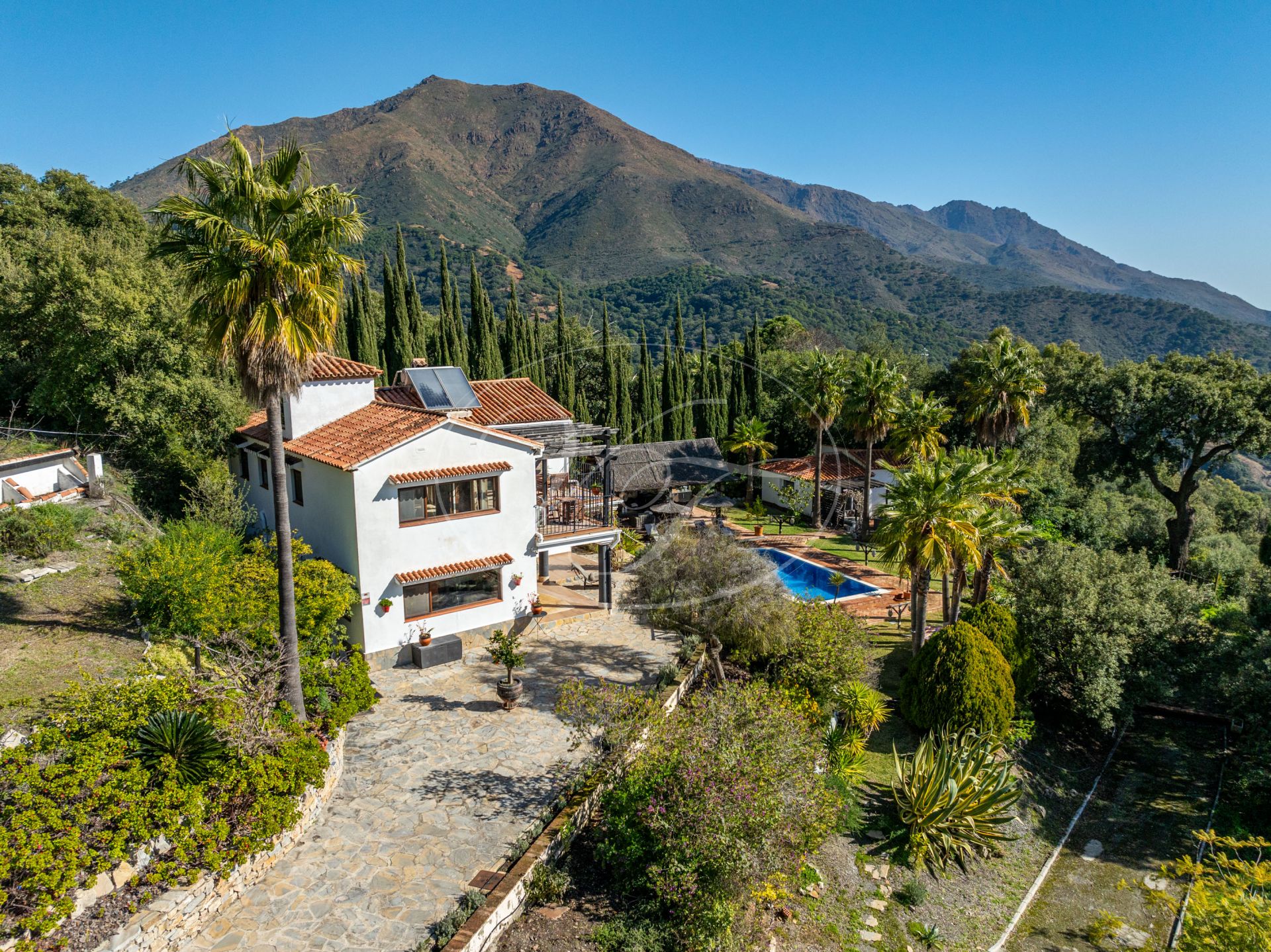 Country House for sale in Casares