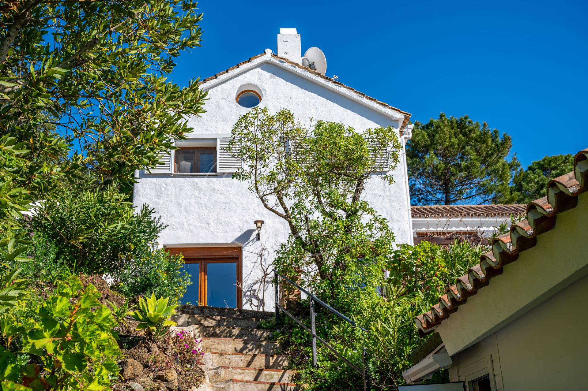 Country House for sale in Casares Montaña