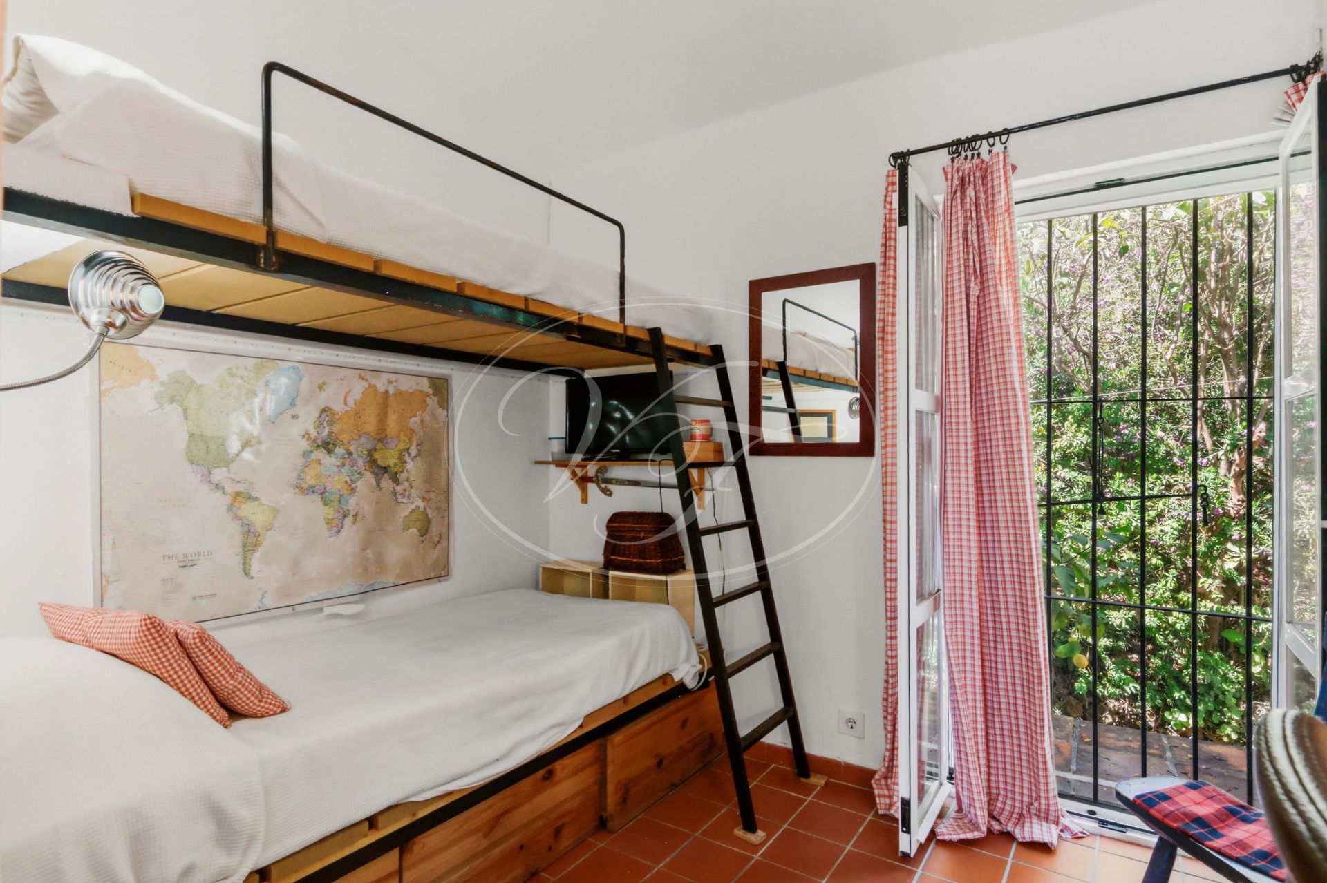 Landhaus zu verkaufen in El Padron, Estepona Ost