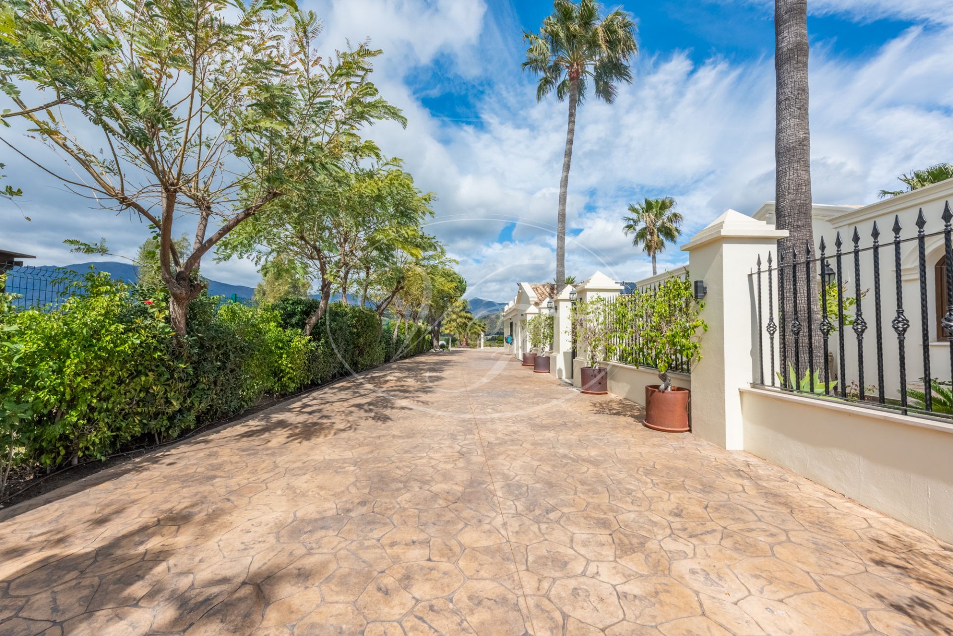 Villa en venta en New Golden Mile, Estepona Este