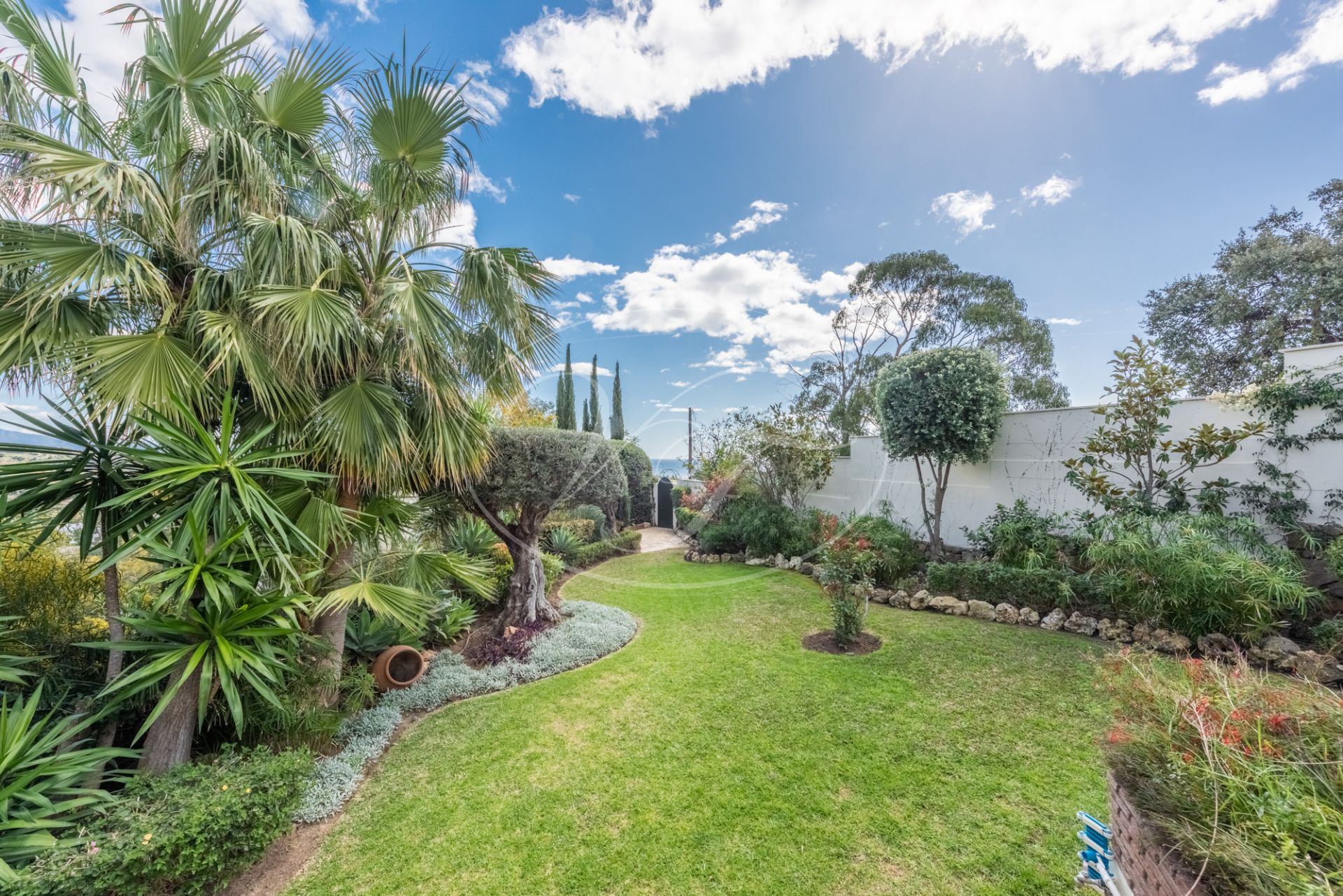 Villa en venta en New Golden Mile, Estepona Este