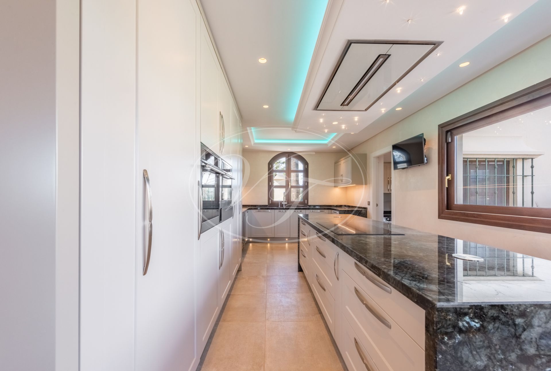 Villa en venta en New Golden Mile, Estepona Este