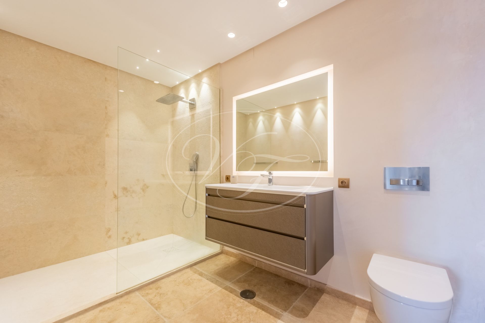 Villa en venta en New Golden Mile, Estepona Este