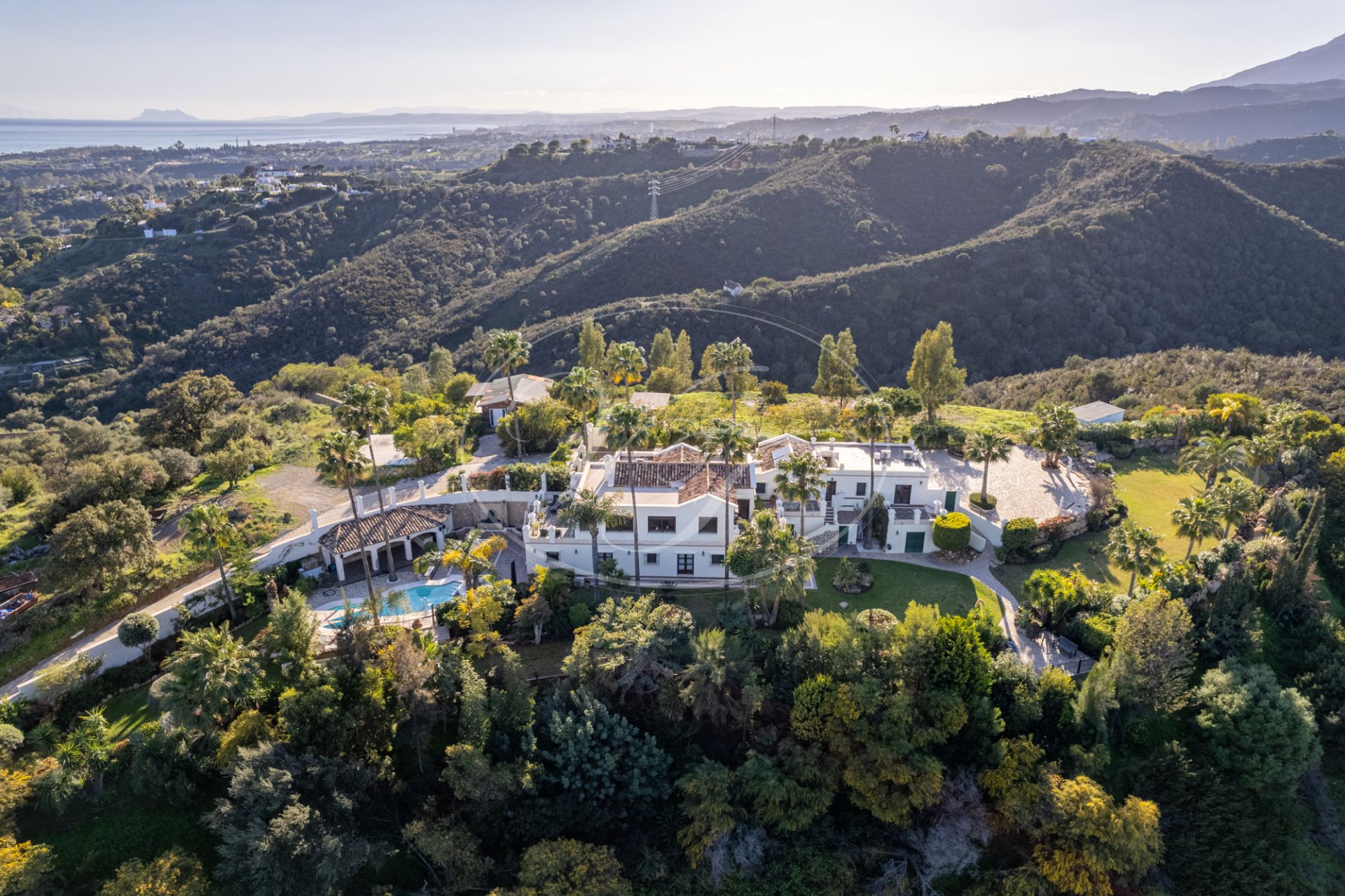 Villa en venta en New Golden Mile, Estepona Este