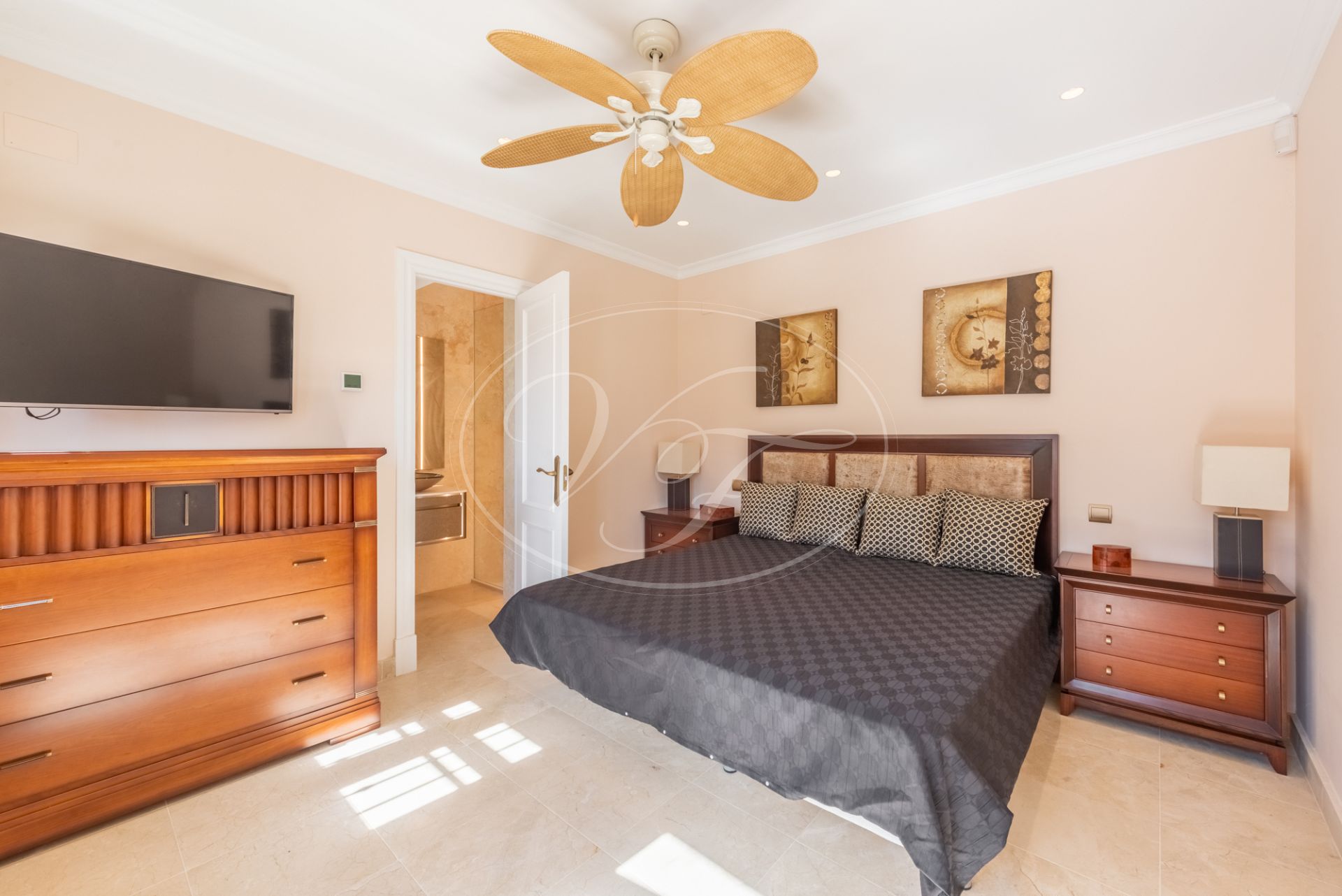 Villa en venta en New Golden Mile, Estepona Este