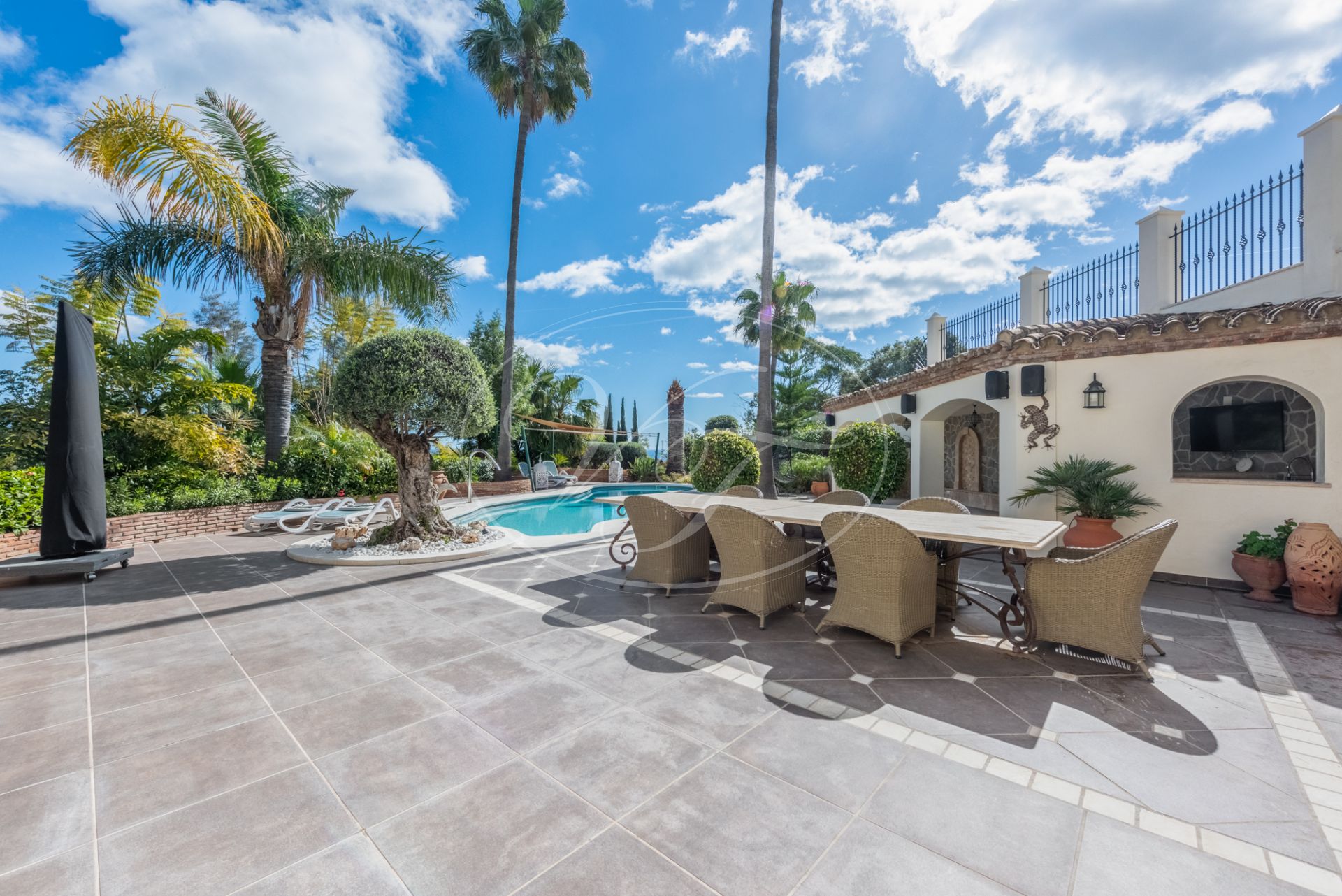 Villa en venta en New Golden Mile, Estepona Este