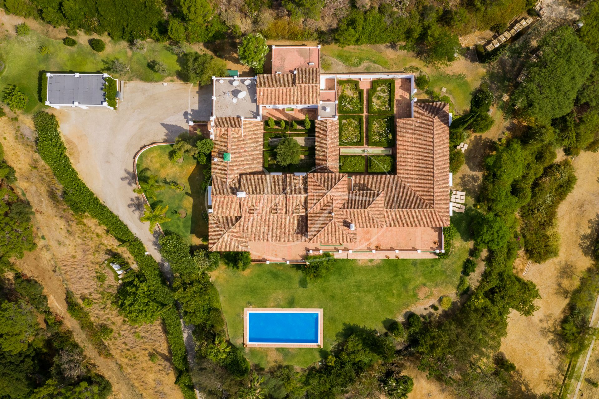 Cortijo for sale in Estepona