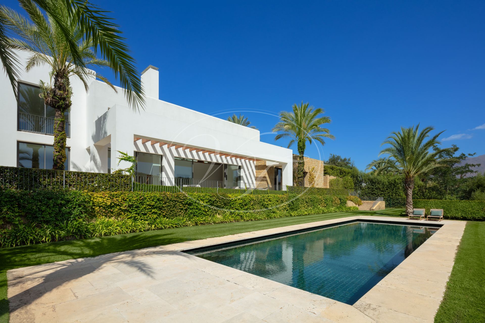 Villa for sale in Casares