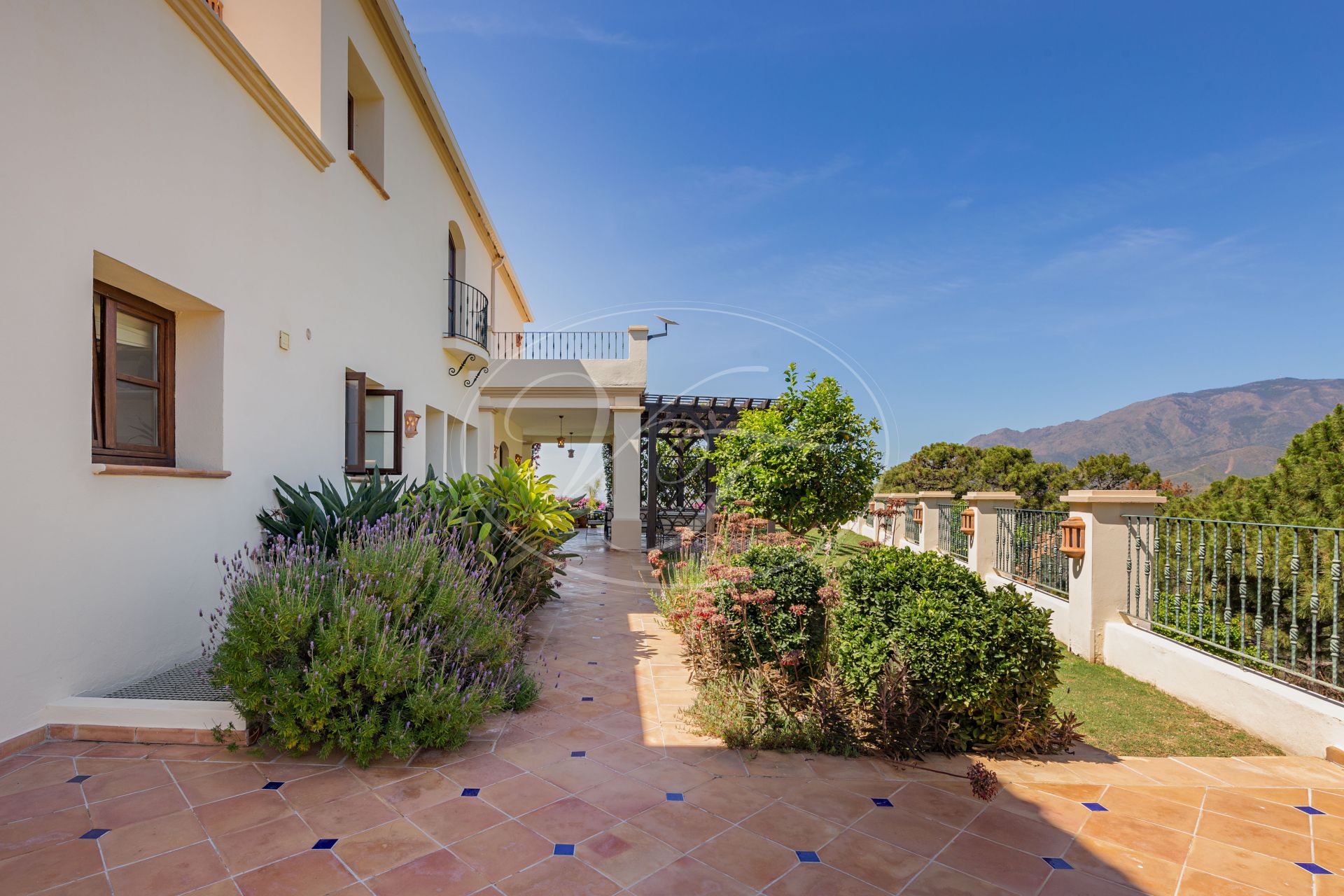 Country House for sale in Estepona