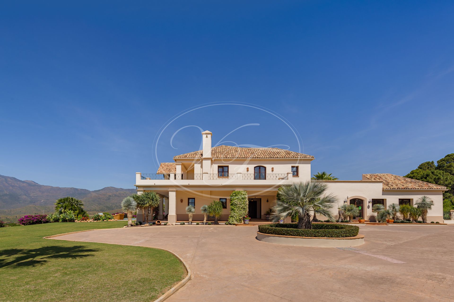 Country House for sale in Estepona