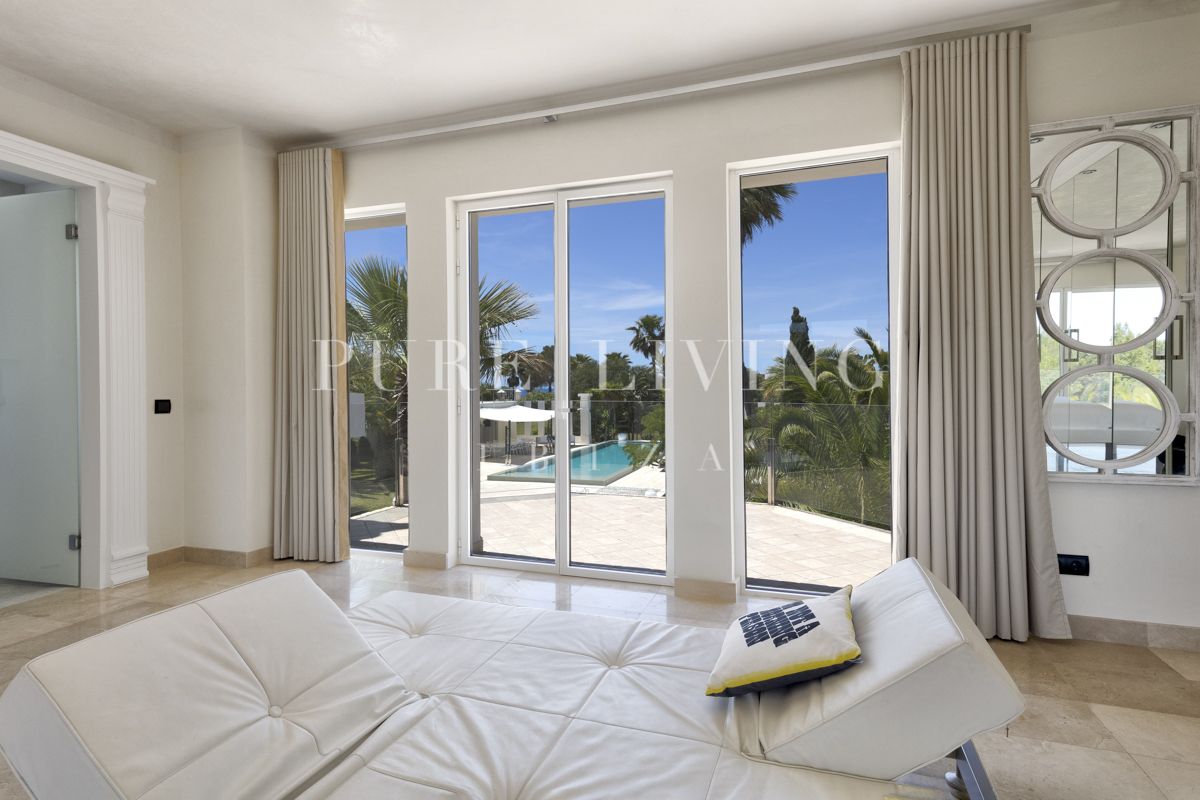 Stunning 4-Bedroom Mansion with Sea Views, Pool & Tennis Court in Cala Jondal