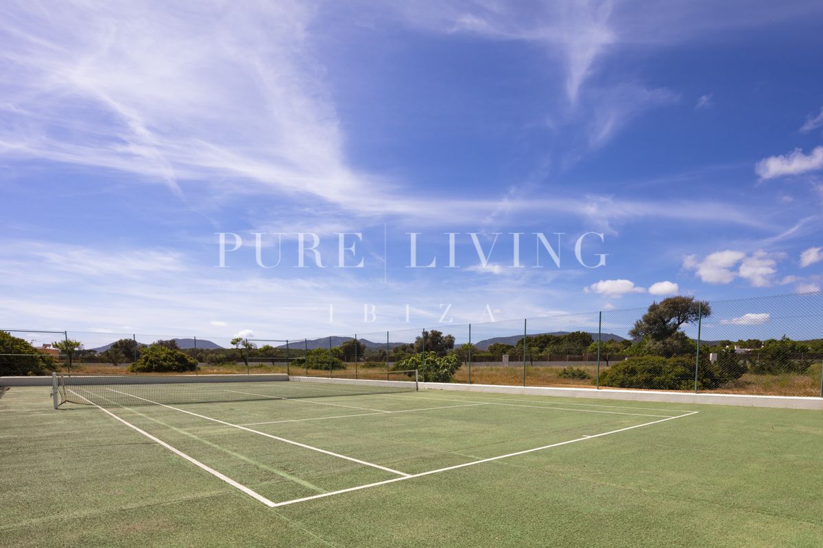 Stunning 4-Bedroom Mansion with Sea Views, Pool & Tennis Court in Cala Jondal