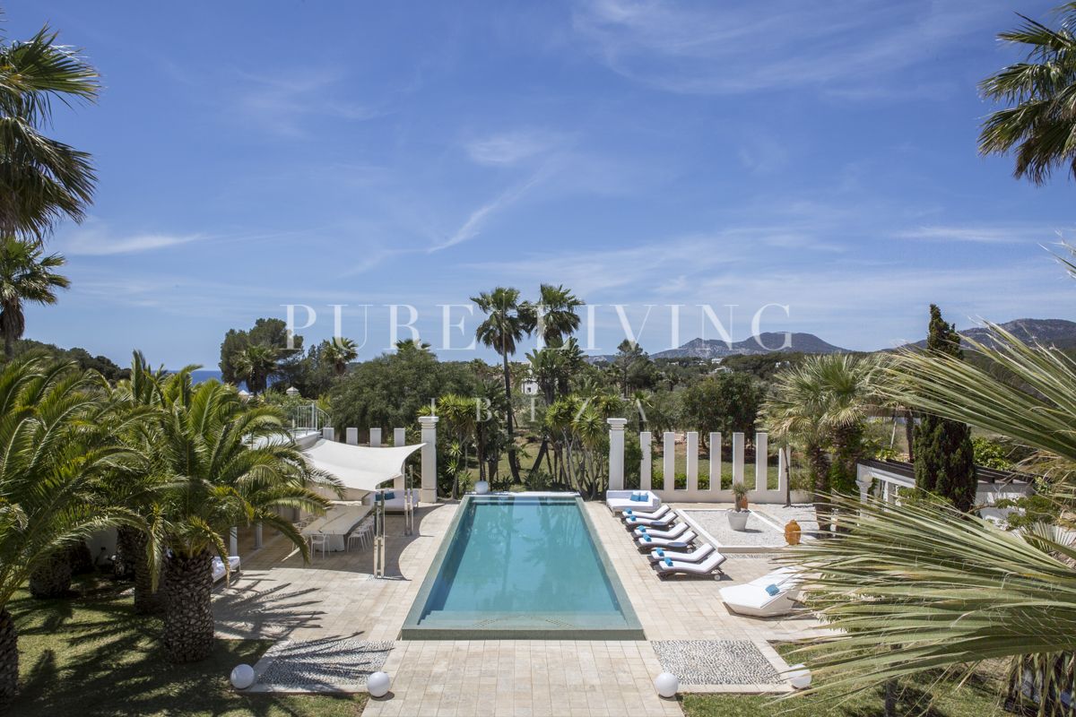 Stunning 4-Bedroom Mansion with Sea Views, Pool & Tennis Court in Cala Jondal