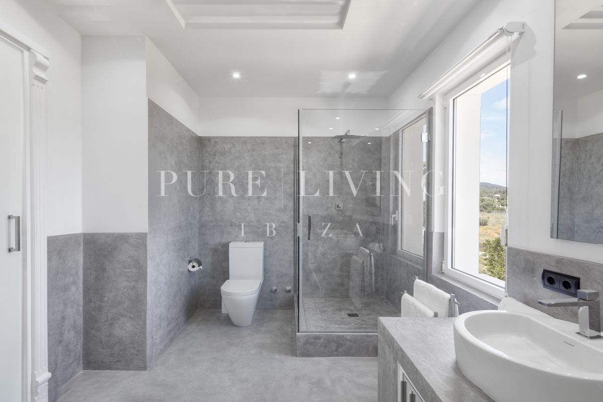 Stunning 4-Bedroom Mansion with Sea Views, Pool & Tennis Court in Cala Jondal