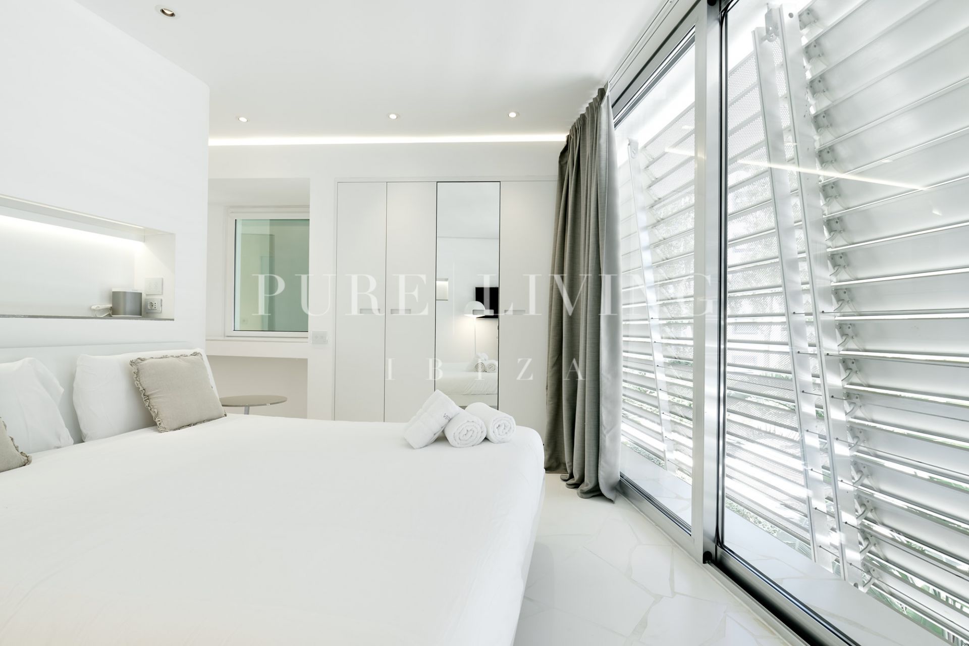 Exclusive Apartment for Sale in Las Boas, Marina Botafoch, Ibiza