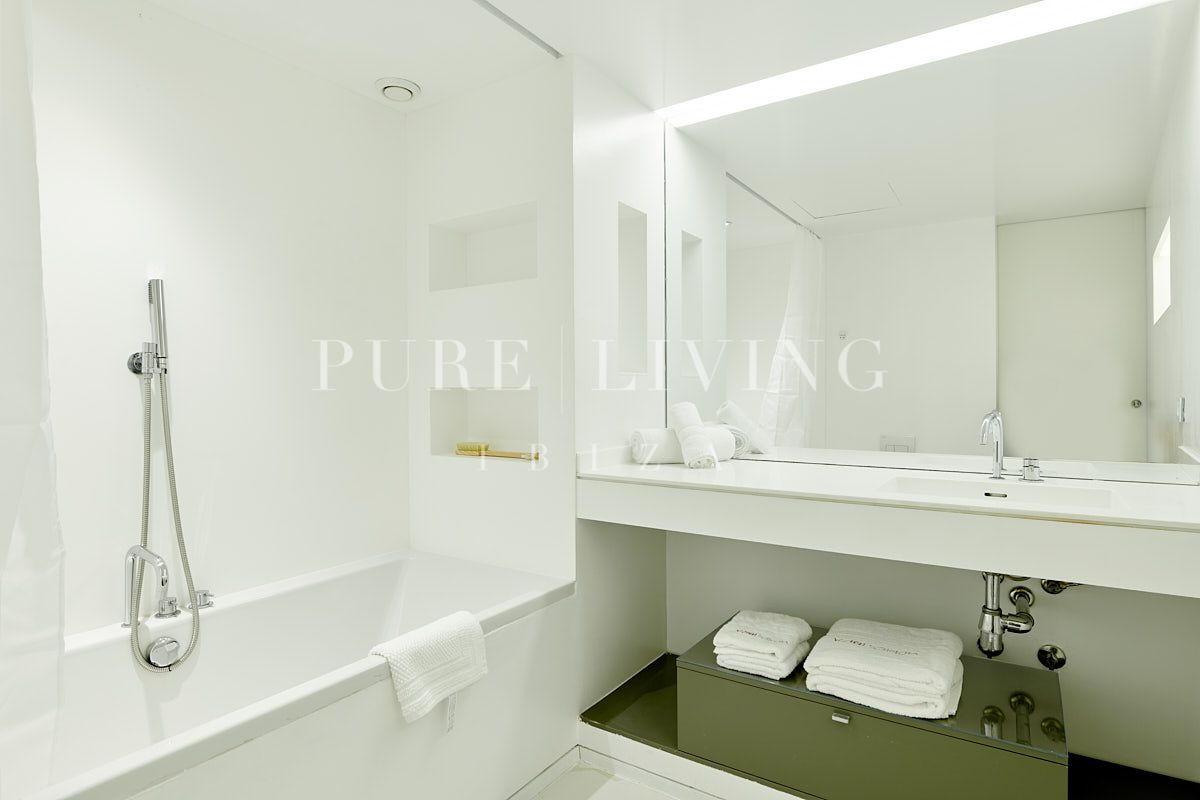 Luxe Jean Nouvel Appartement in Ibiza met panoramisch uitzicht en exclusieve voorzieningen