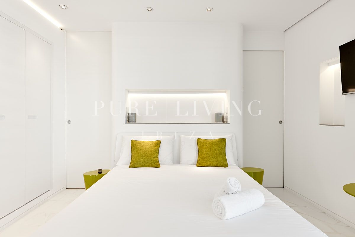 Luxe Jean Nouvel Appartement in Ibiza met panoramisch uitzicht en exclusieve voorzieningen