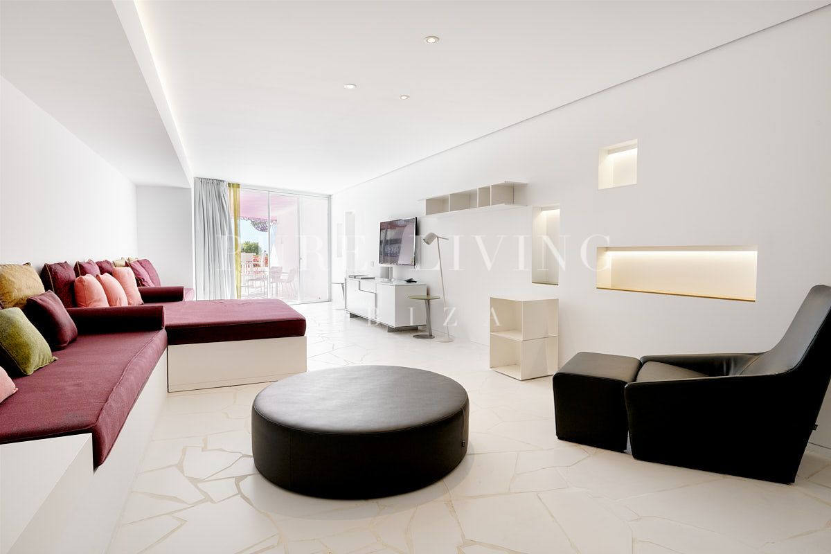 Luxe Jean Nouvel Appartement in Ibiza met panoramisch uitzicht en exclusieve voorzieningen