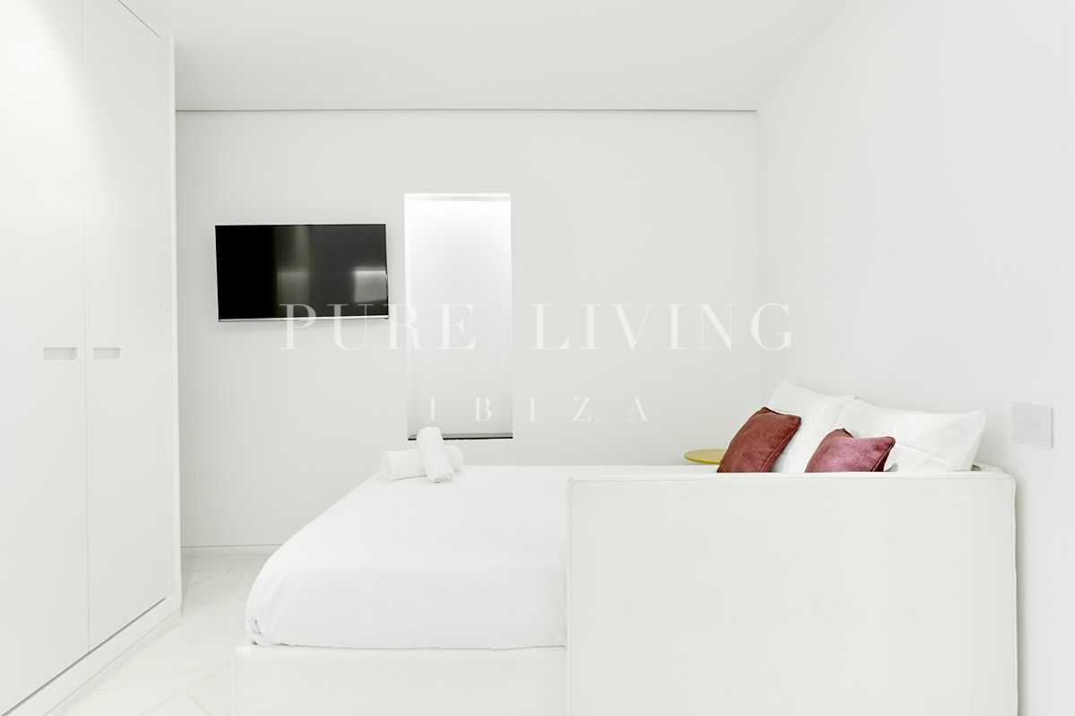 Luxe Jean Nouvel Appartement in Ibiza met panoramisch uitzicht en exclusieve voorzieningen