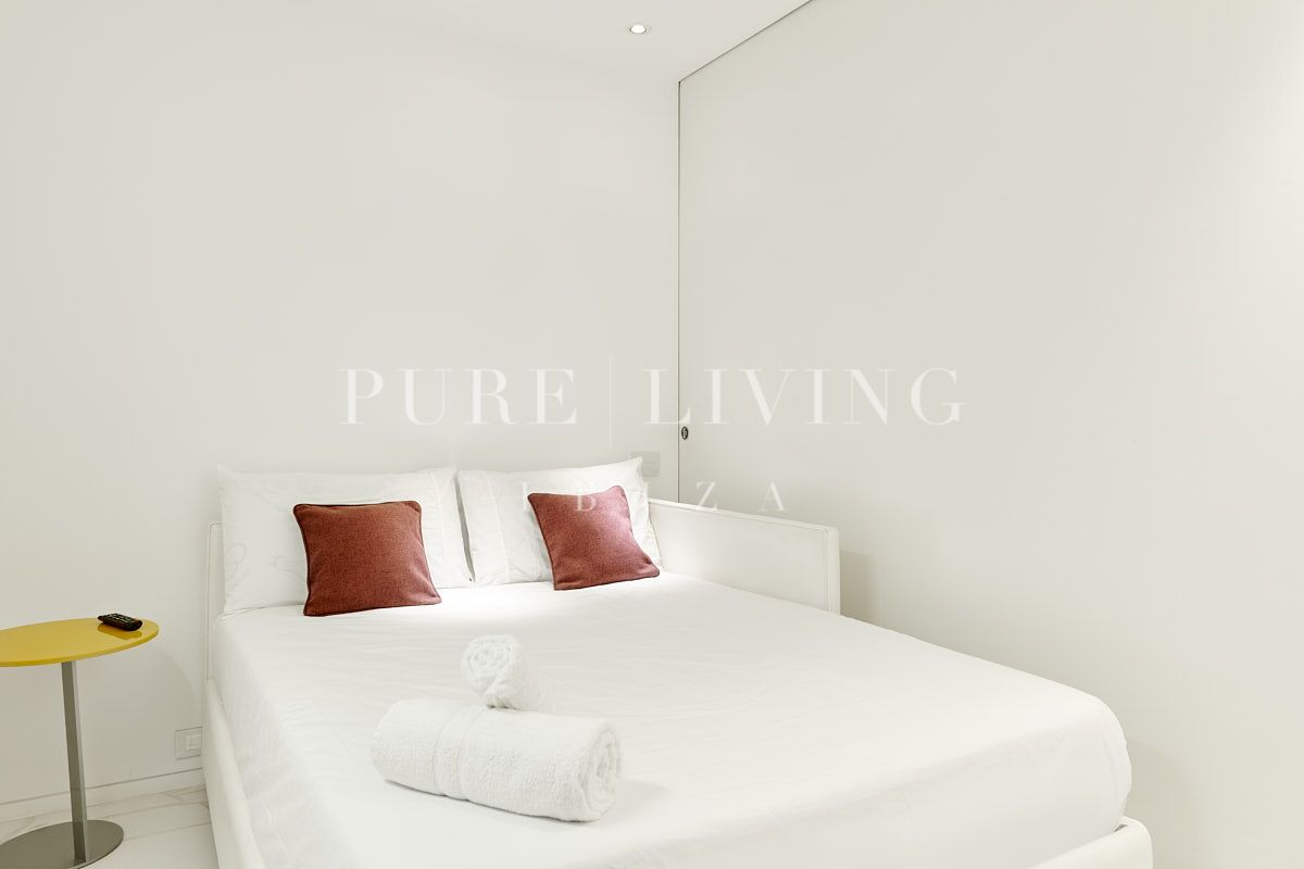 Luxe Jean Nouvel Appartement in Ibiza met panoramisch uitzicht en exclusieve voorzieningen