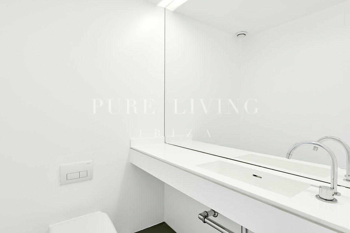 Luxe Jean Nouvel Appartement in Ibiza met panoramisch uitzicht en exclusieve voorzieningen