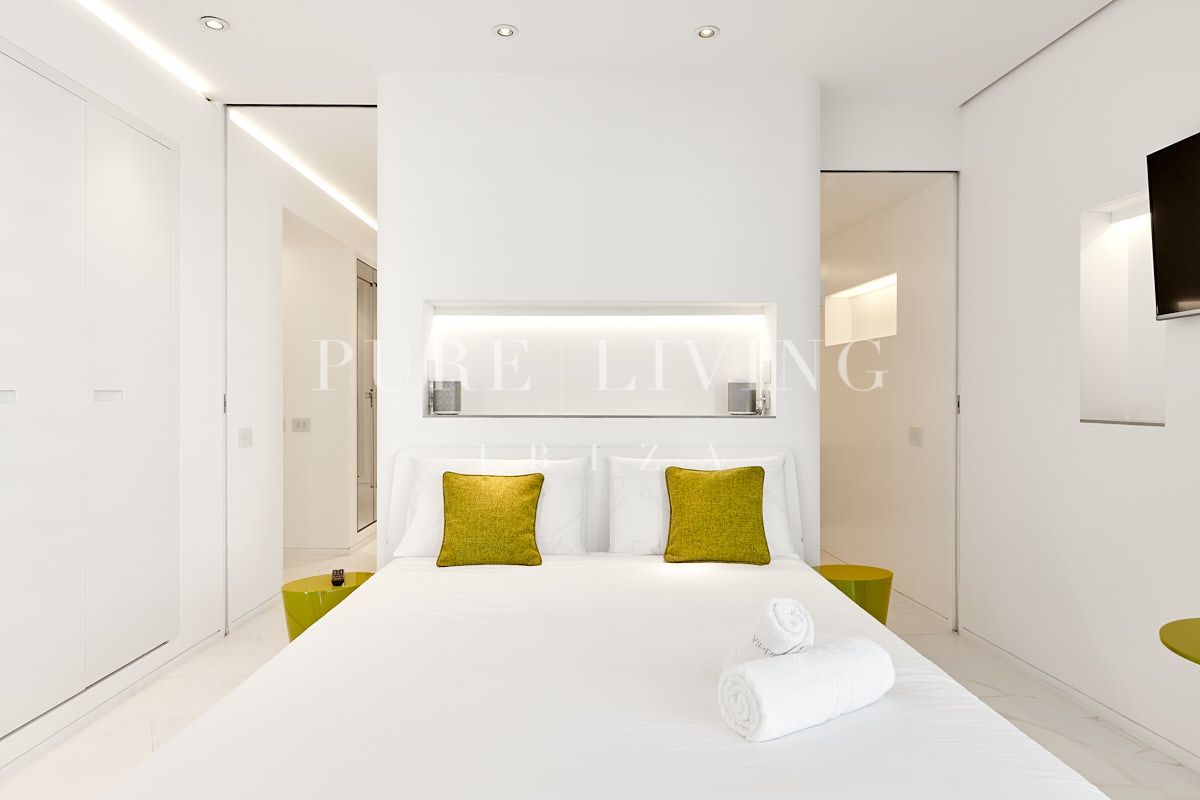 Luxe Jean Nouvel Appartement in Ibiza met panoramisch uitzicht en exclusieve voorzieningen