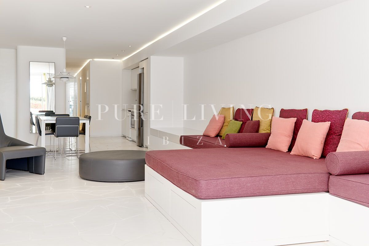 Luxe Jean Nouvel Appartement in Ibiza met panoramisch uitzicht en exclusieve voorzieningen