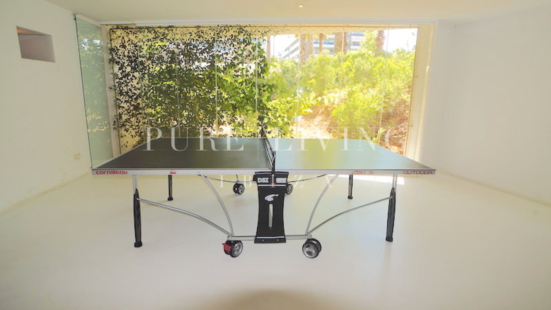 Luxe Jean Nouvel Appartement in Ibiza met panoramisch uitzicht en exclusieve voorzieningen