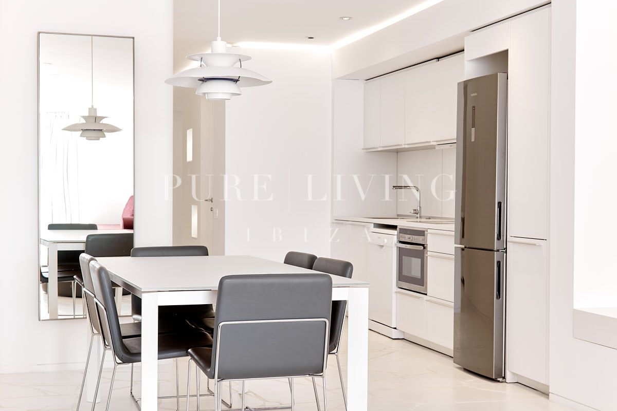 Luxe Jean Nouvel Appartement in Ibiza met panoramisch uitzicht en exclusieve voorzieningen