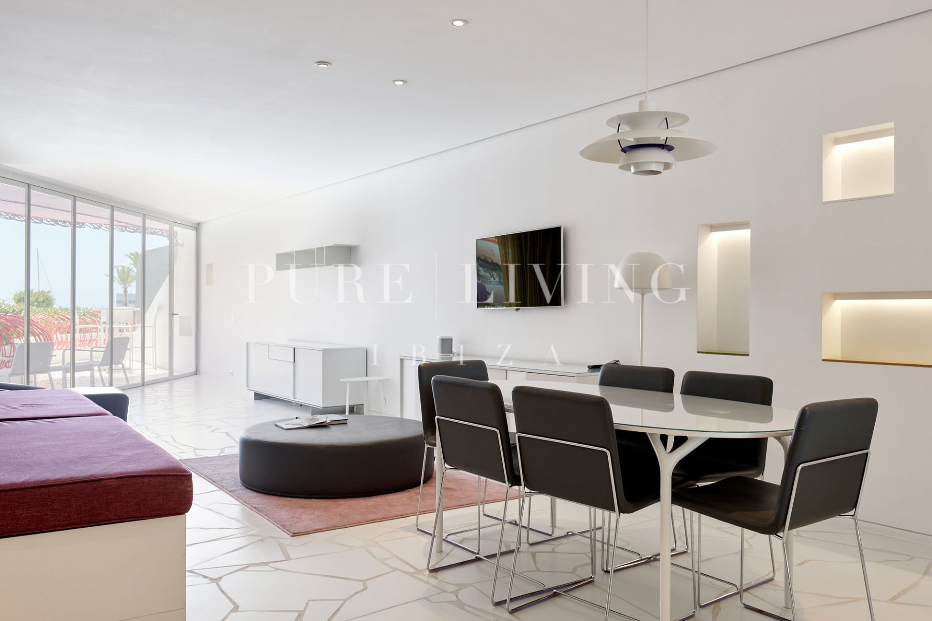 Impresionante Apartamento de 2 Dormitorios en Venta en Las Boas, Marina Botafoch, Ibiza