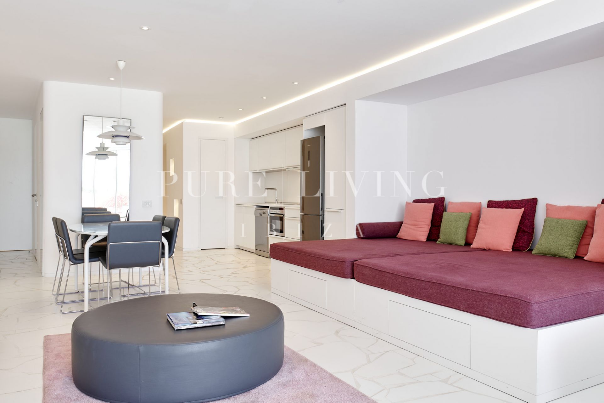 Impresionante Apartamento de 2 Dormitorios en Venta en Las Boas, Marina Botafoch, Ibiza