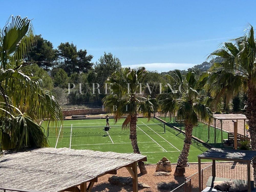 Villa for sale in Santa Eulalia del Río