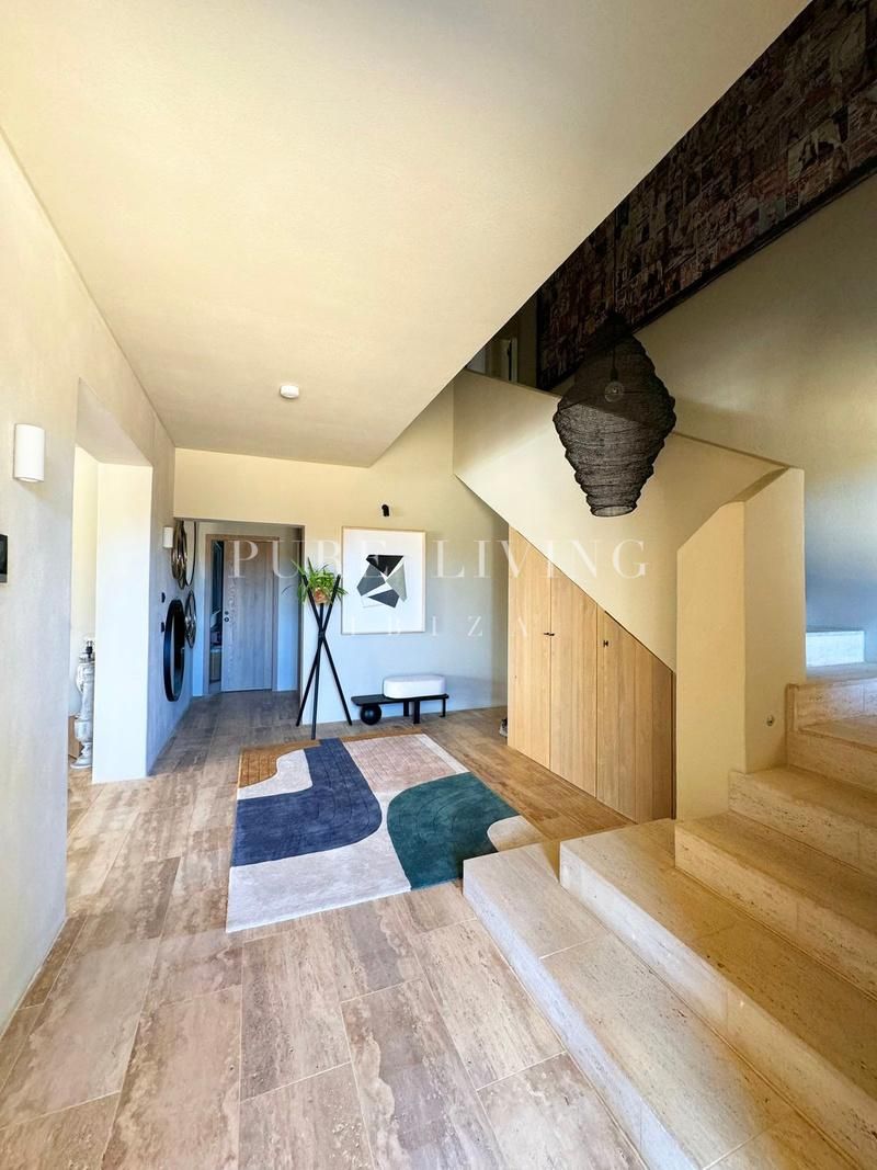 Villa for sale in Santa Eulalia del Río