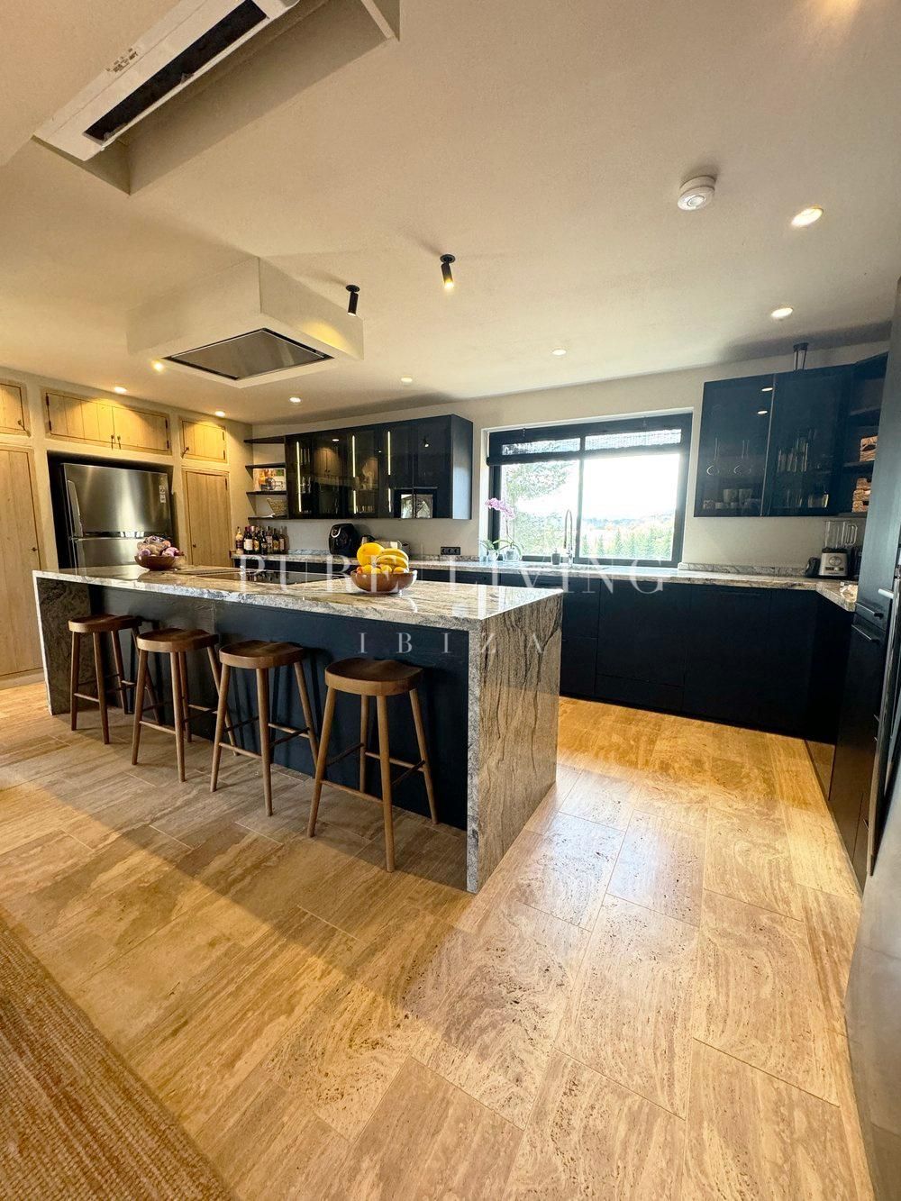 Villa for sale in Santa Eulalia del Río