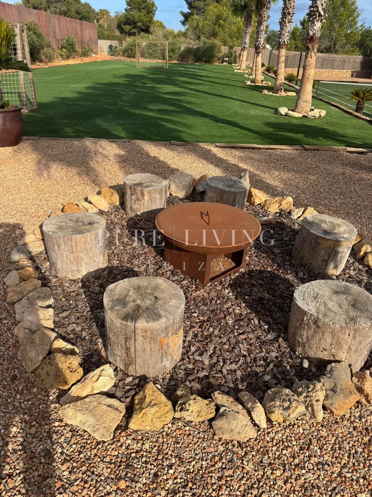 Villa for sale in Santa Eulalia del Río