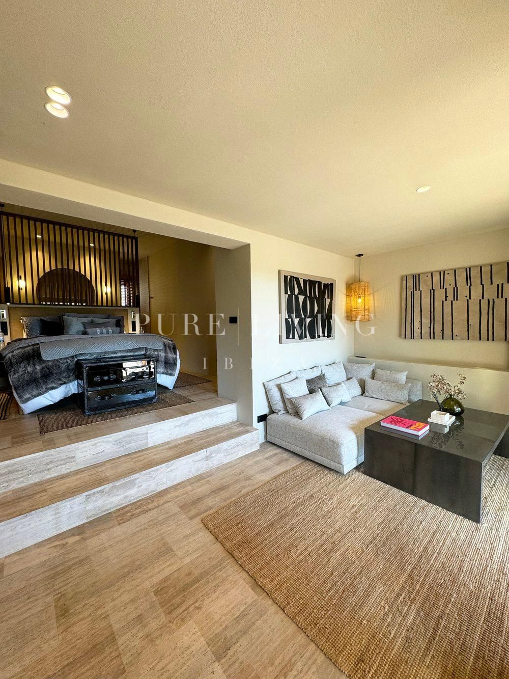 Villa for sale in Santa Eulalia del Río