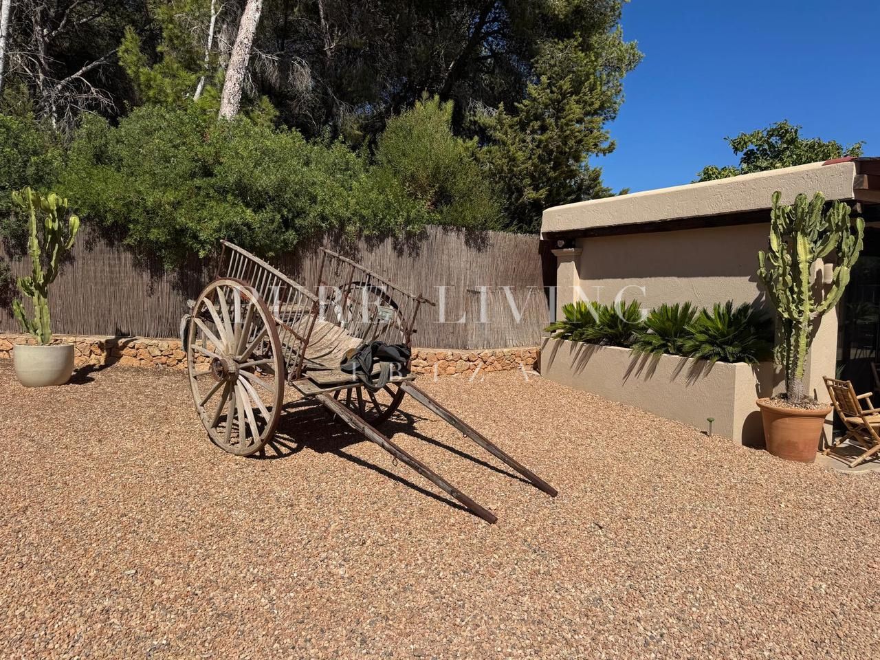 Villa for sale in Santa Eulalia del Río