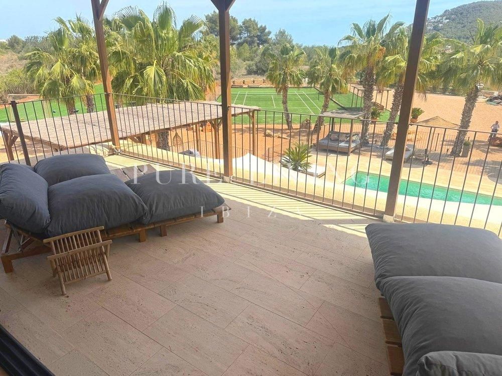 Villa for sale in Santa Eulalia del Río